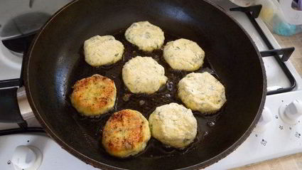 сырники с твердым сыром и зеленью