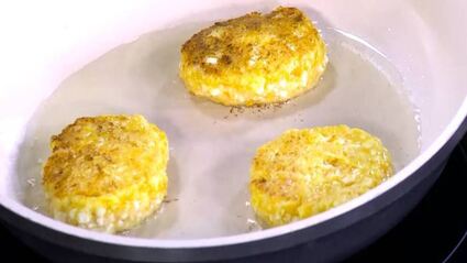 сырники с вишневым соусом и корицей