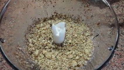 творожник с орехами и изюмом