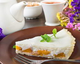 Творожник с персиками
