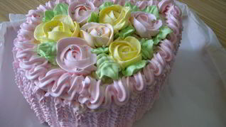 Бисквитный торт с апельсиново-мятной пропиткой и меренгами