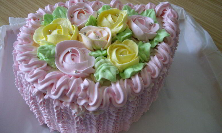 Рецепт бисквитного торта с апельсиново-мятной пропиткой и меренгами