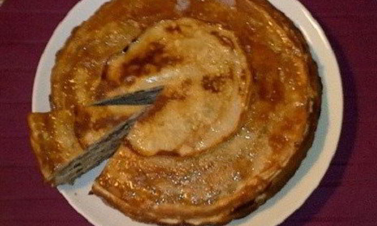 Рецепт блинного торта с соусом сабайон с виноградным соком