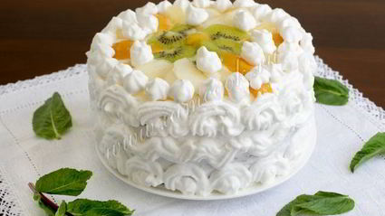 фруктовый торт на японском бисквите