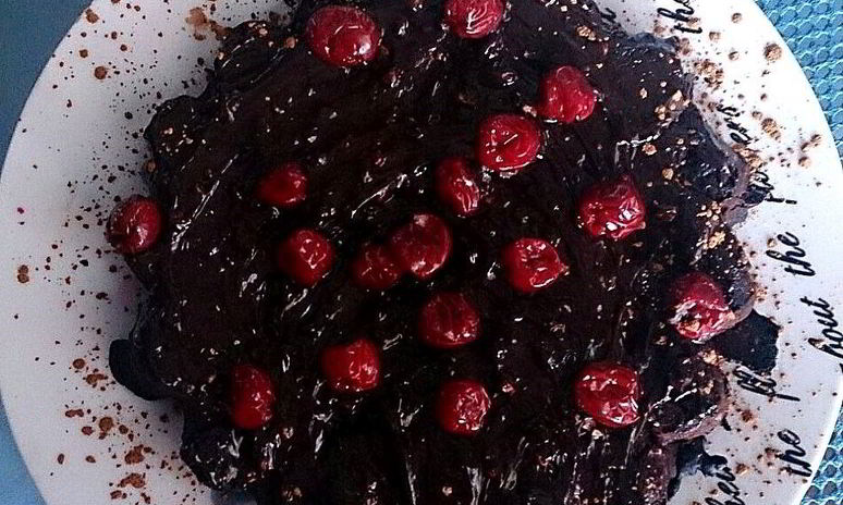 Рецепт шоколадного торта с вишней и кофе