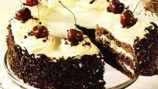 Торт Черный лес с черешней