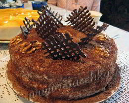 Творожный торт с украшением в виде решеток