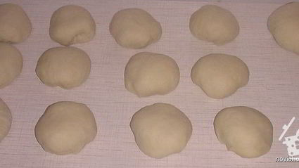 трехцветная пахлава из миндаля, фисташек и грецких орехов