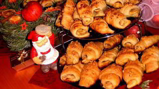 Яблочные слойки в лимонадной карамели