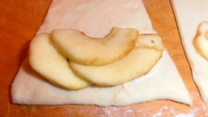 яблочные слойки в лимонадной карамели