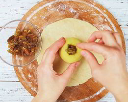 Яблоки в тесте