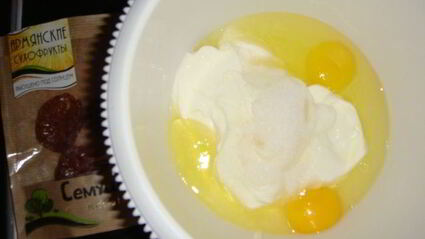 блинная запеканка с творогом и сушеными сливами