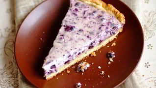 Быстрая творожная запеканка с иргой