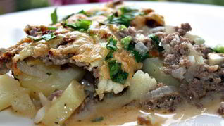 Картофельная запеканка с фаршем и грибами