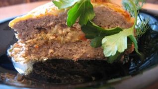 Мясная запеканка с грибами и яйцом