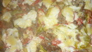 Овощная слоеная запеканка с мясом и сыром