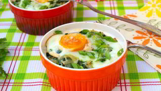 Рисовая запеканка со шпинатом и яйцом