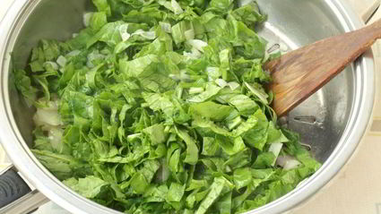 рисовая запеканка со шпинатом и яйцом