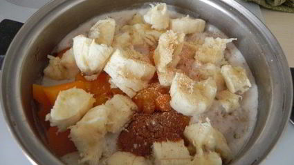 тыквенно-банановая запеканка под ореховой крошкой