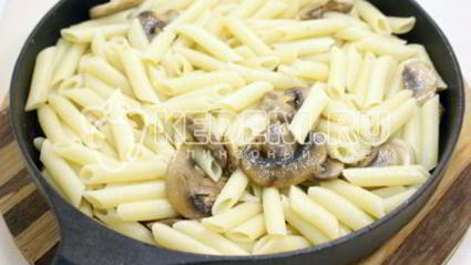 запеканка из макарон с грибами