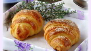 Булочки слоеные с джемом и вареной сгущенкой