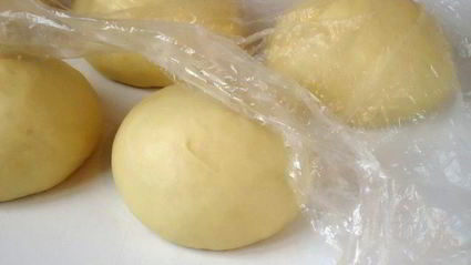 булочки слоеные с джемом и вареной сгущенкой