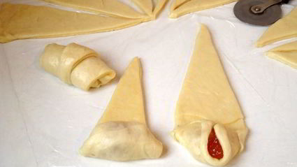 булочки слоеные с джемом и вареной сгущенкой