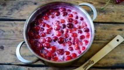 джем из вишни с косточками