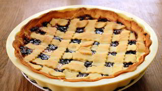 Кростата с творогом и джемом