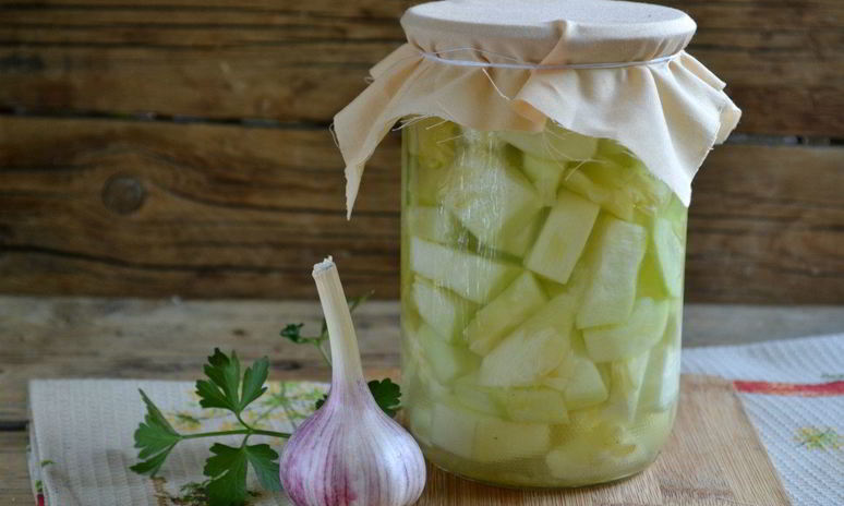 Рецепт кабачков в чесночном соусе на зиму