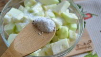 кабачки в чесночном соусе на зиму