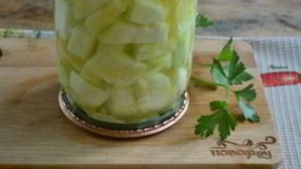 кабачки в чесночном соусе на зиму