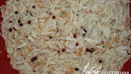 капуста квашеная в банках с клюквой