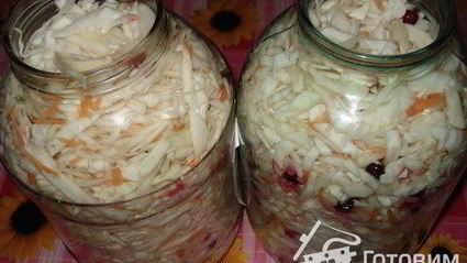 капуста квашеная в банках с клюквой