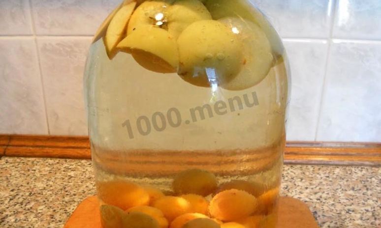 Рецепт компота из абрикосов и яблок
