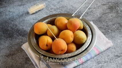 компот из абрикосов с косточками на зиму