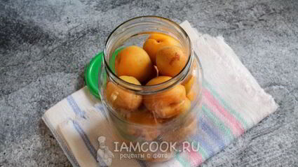 компот из абрикосов с косточками на зиму