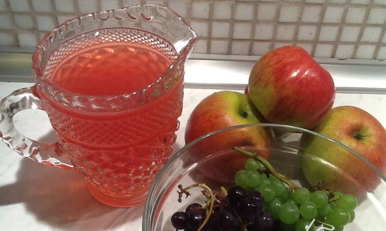 Рецепт компота осеннего из яблок и винограда