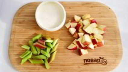 компот с ревенем и яблоками