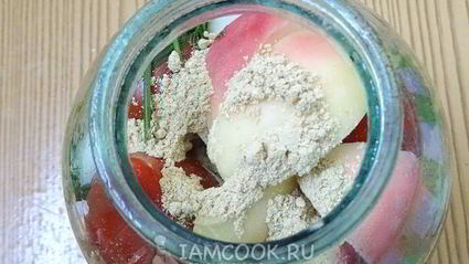 квашеные помидоры в банках