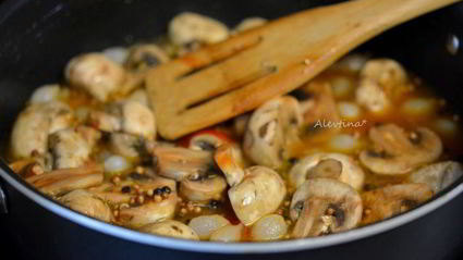 грибочки маринованные в винном соусе