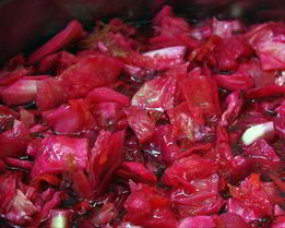 Капуста маринованная со свеклой