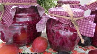 Краснокочанная капуста, маринованная со сливами