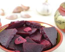 Маринованная свекла с чесноком