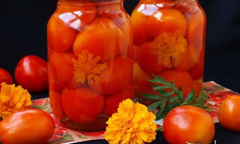 Рецепт помидоров маринованных с бархатцами