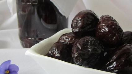 слива, маринованная к мясу