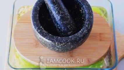 перец, фаршированный капустой и морковью на зиму