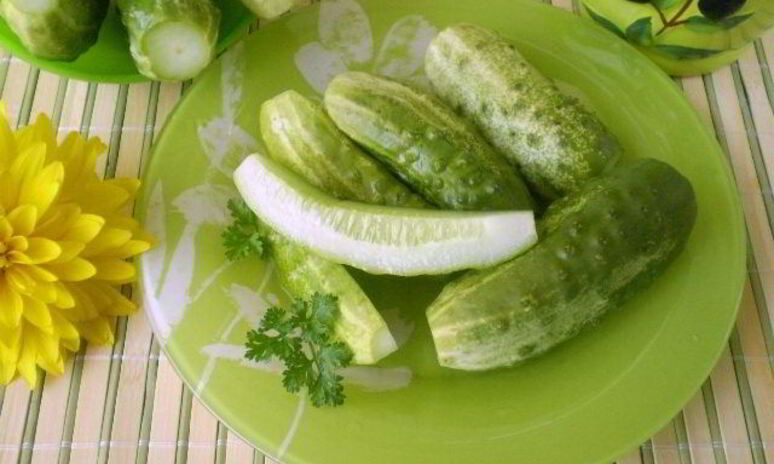 Рецепт хрустящих малосольных огурчиков