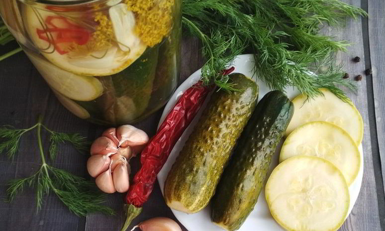 Рецепт малосольных огурчиков и кабачки