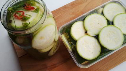 малосольные огурчики и кабачки